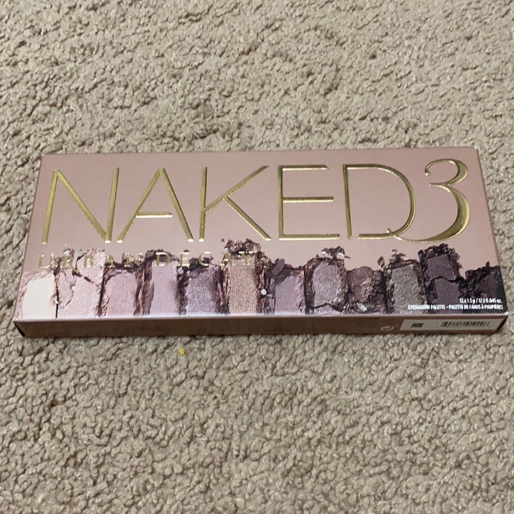 Urban Decay Naked 3 eyeshadow pallete